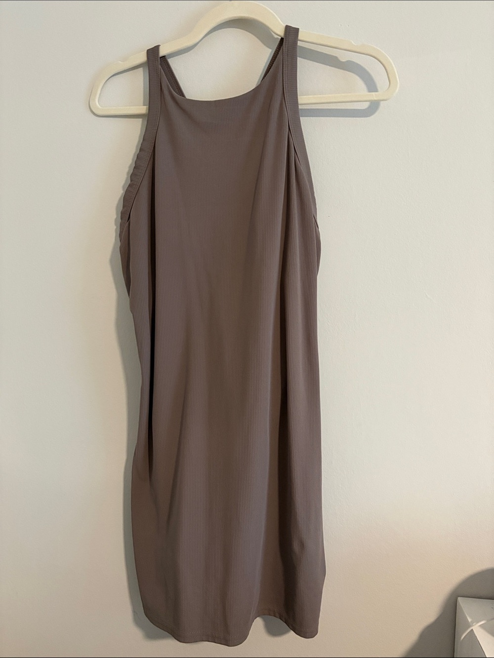Women's Sleeveless Scoop-Back Dress in Mauve